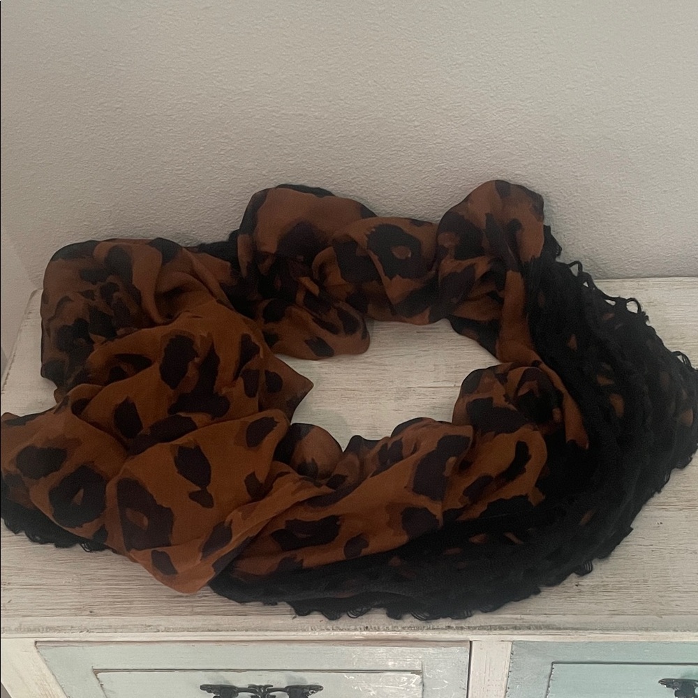 Elegant Leopard Print Infinity Scarf - Leopard Print